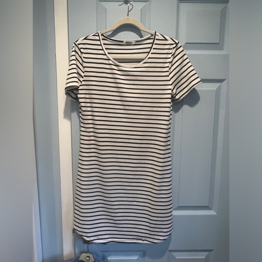 White & Black cotton short sleeve dress